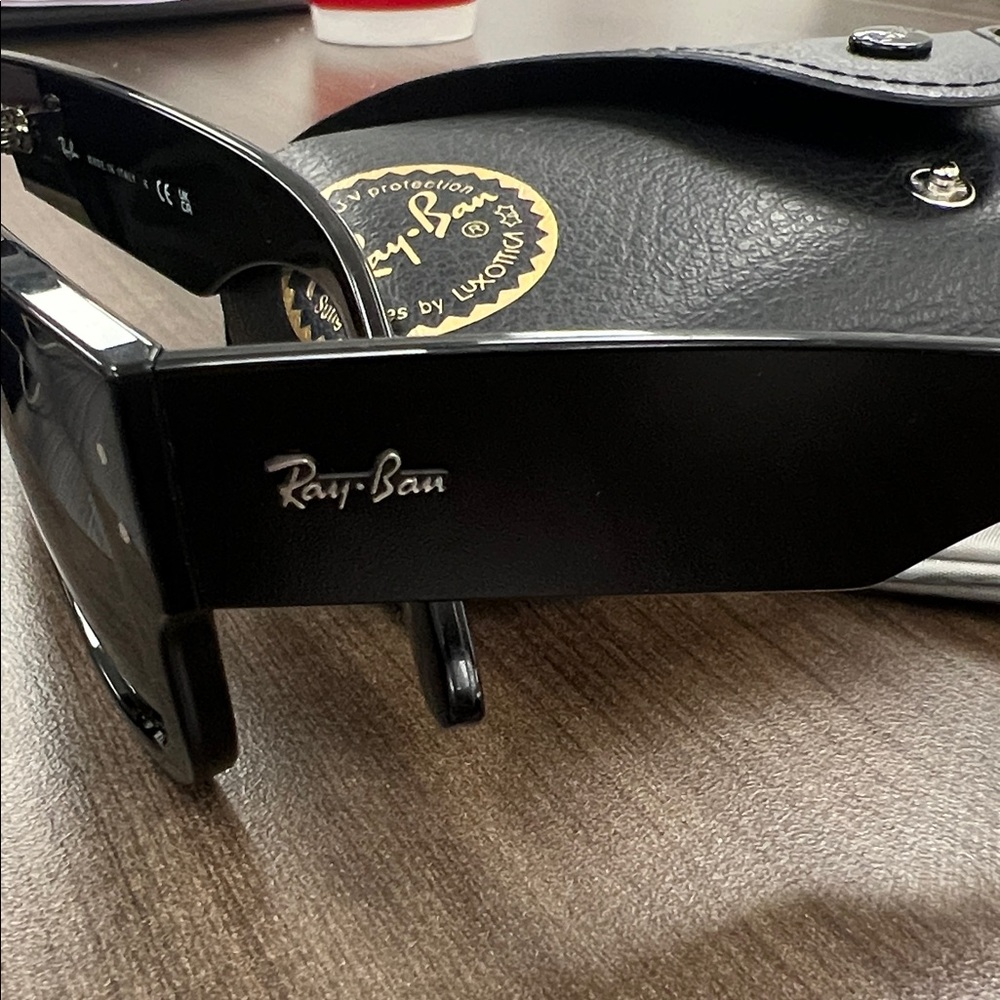 Ray-Ban Black Gloss Wayfarer Sunglasses - Picture 4 of 4